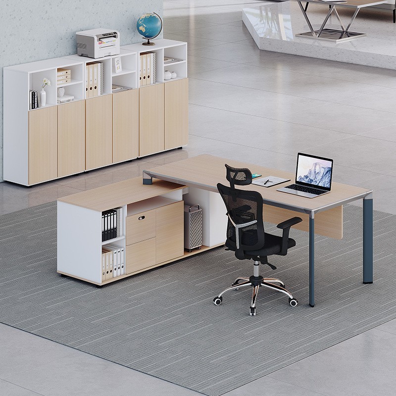 Ensemble de postes de travail modernes modèle KW003 en vrac - 4-Bureau commercial pour personne & Ensemble de chaises pour immeubles de bureaux